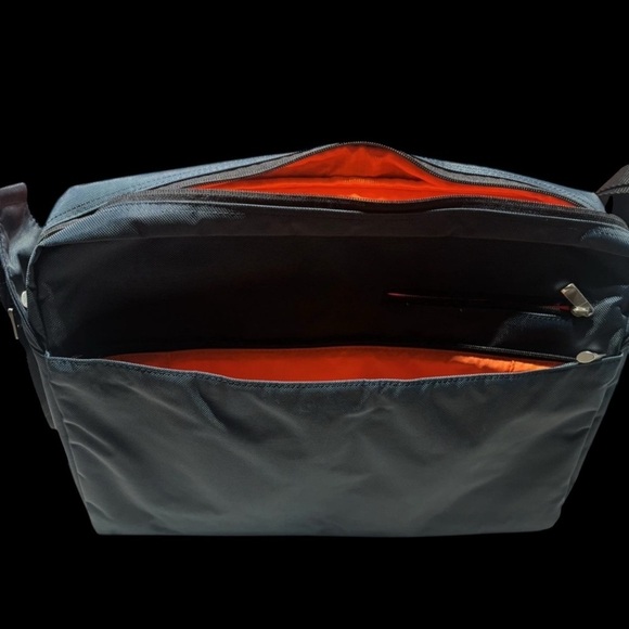 Targus Blue And Orange Messenger Bag For Men, Laptop Crossbody, Adjustable Strap - Picture 4 of 9